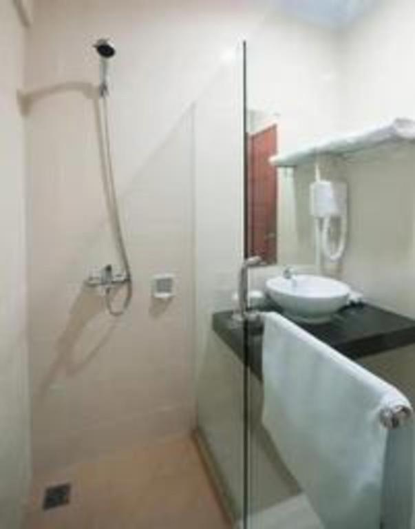 Bella Hotel Surabaya Exterior photo