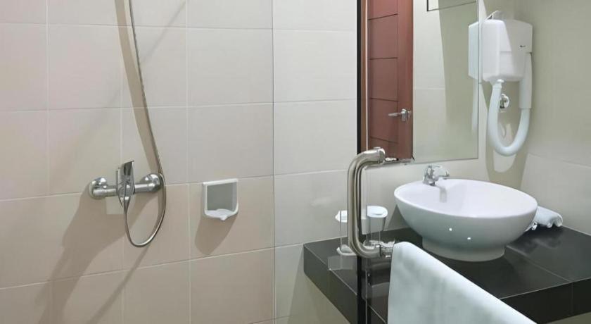 Bella Hotel Surabaya Exterior photo